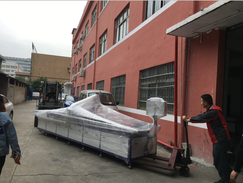 4米行程自動(dòng)鉆孔機(jī)出貨江蘇！